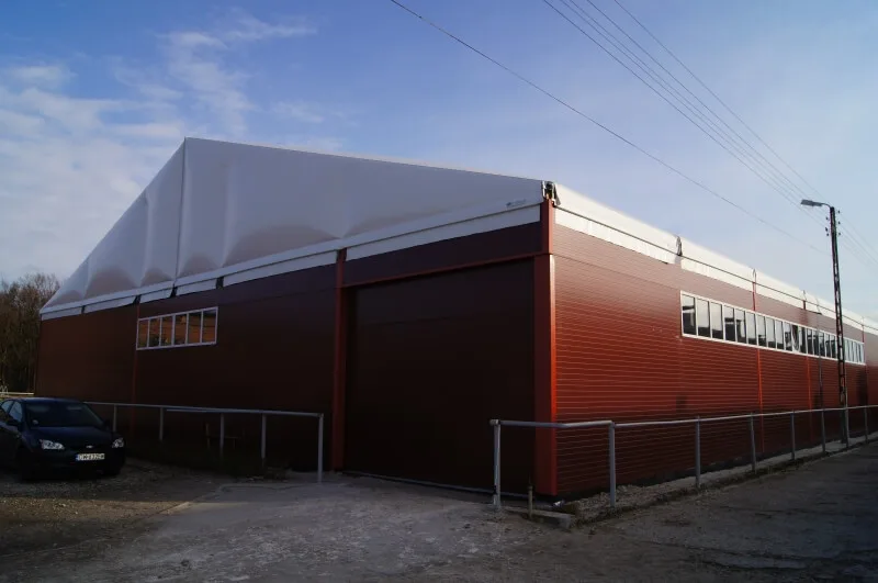 Reitzelte und Longierhallen